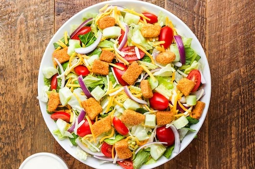 TikTok's Outback Steakhouse Copycat Salad Uses Buttery Croutons